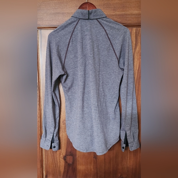 Men’s maroon Lululemon long sleeve - Picture 3 of 4